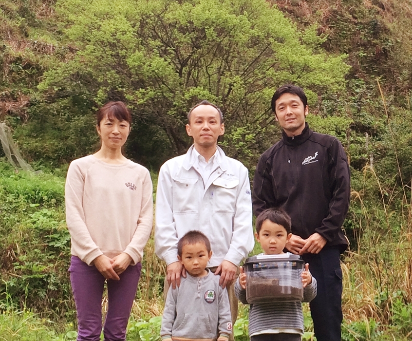 奈良県の長距離引越保管完了後のお客様と撮影した記念写真