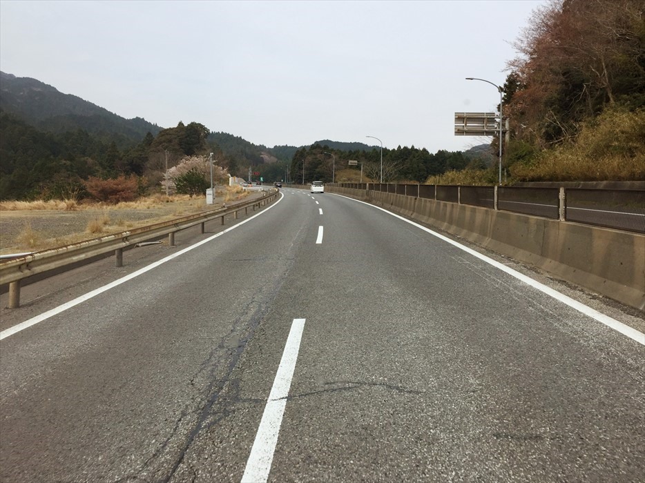 道中の高速道路