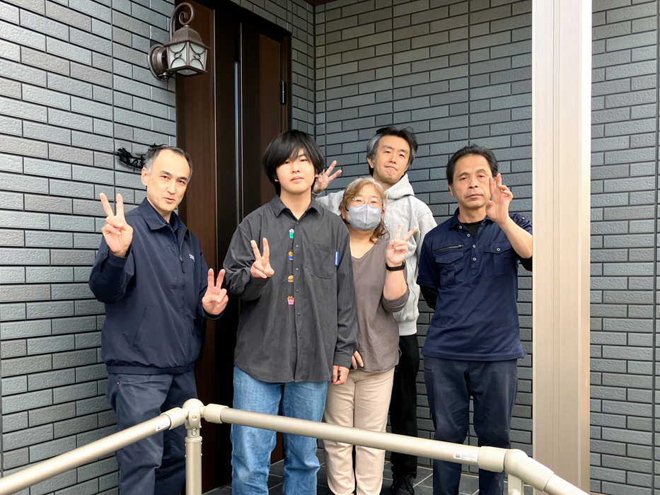 ご自宅の建て替えを伴う運搬倉庫保管サービスご利用のお客様記念撮影