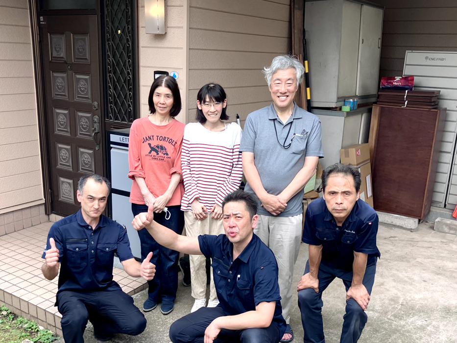 リフォームを伴う保管サービスご利用のお客様記念写真