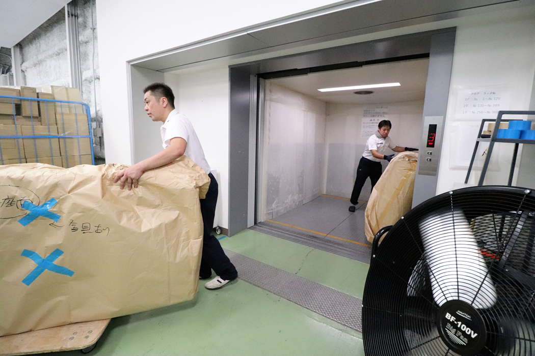海外赴任期間対応事例】海外赴任で3年間の家具保管。帰国後も安心して