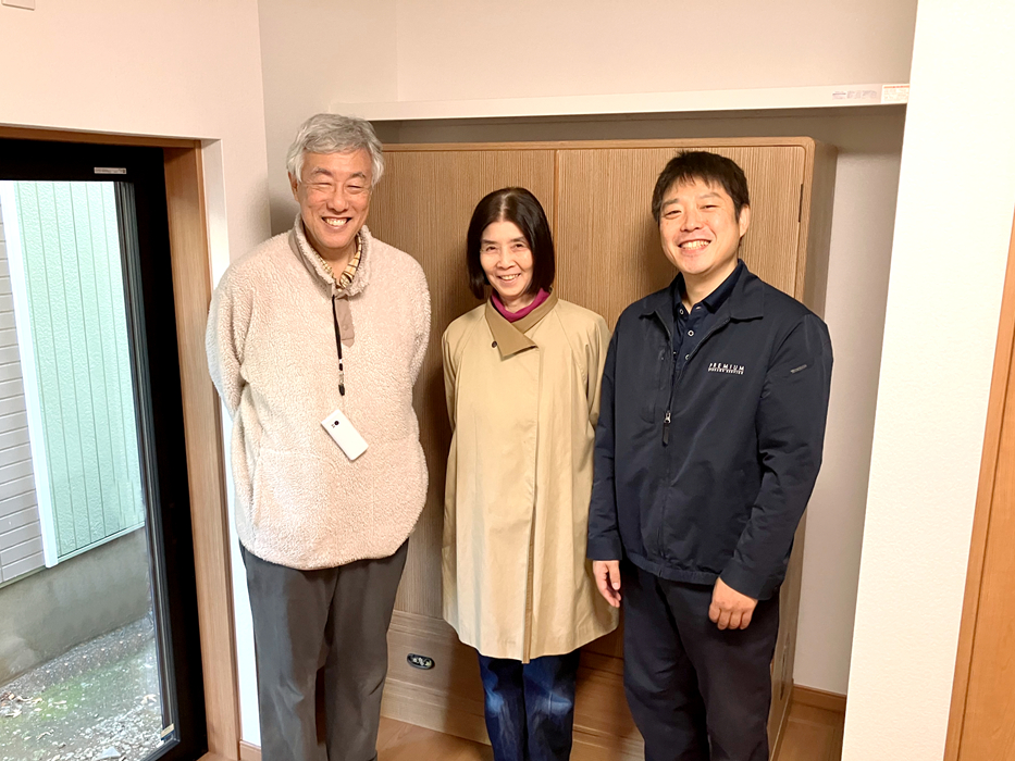 全面リフォーム保管サービス完了後の記念写真